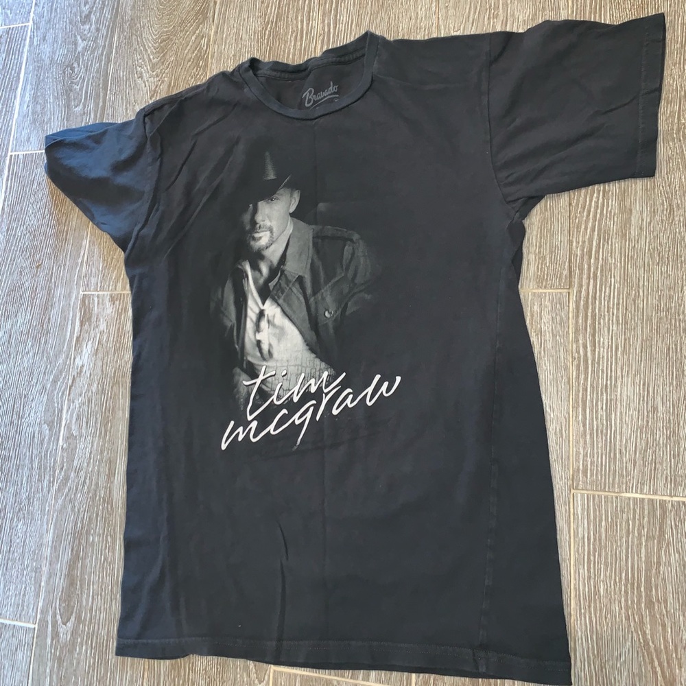 Tim mcgraw tour shirt men’s medium